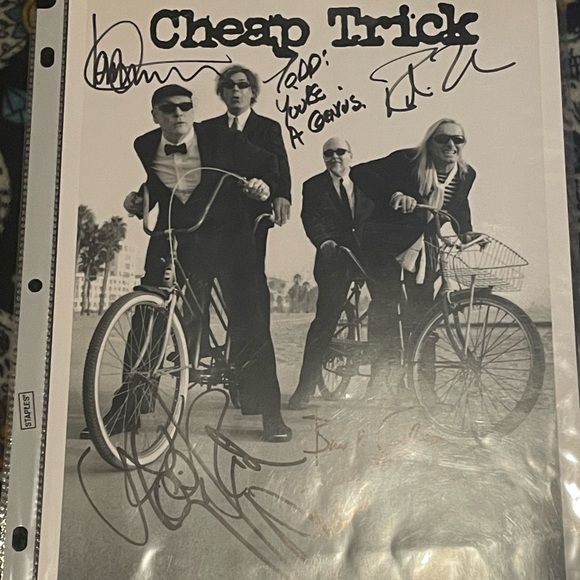 CHEAP TRICK Autographed Memorabilia‼️VERIFIED‼️1-OF-1‼️PRISTINE CONDITION‼️ - Picture 2 of 13